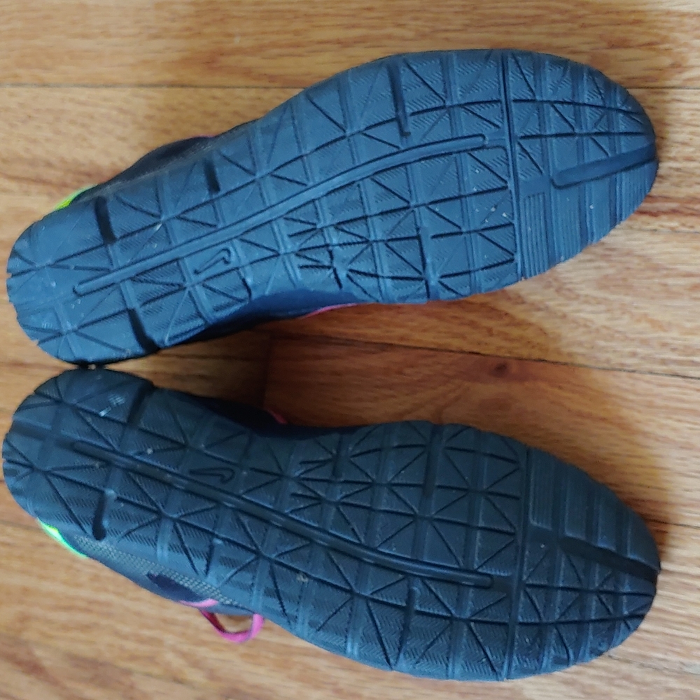 NIKE training shoes, size 9.5 black, pink, green - Picture 6 of 14